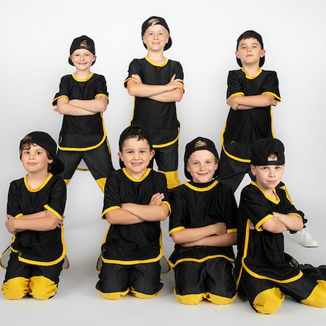 Pointe Première boys hip hop group